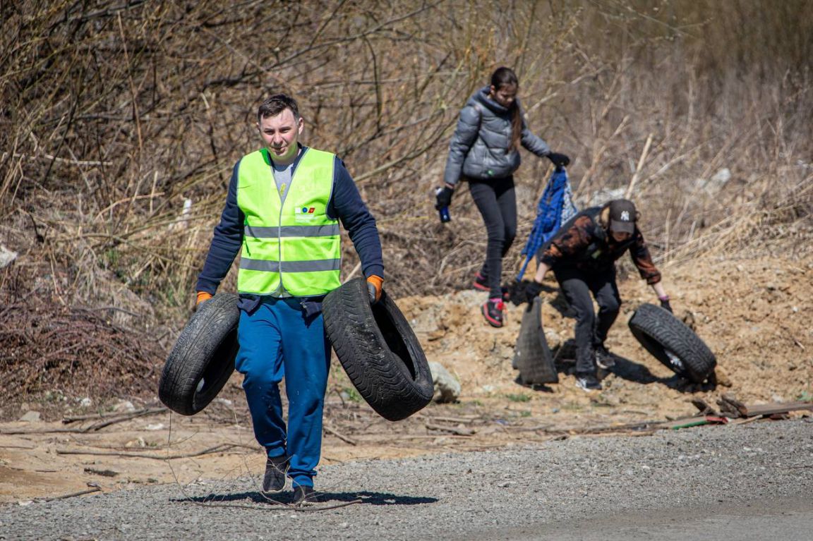 В Екатеринбурге с берегов Патрушихи убрали шесть тонн мусора - «Уральский  рабочий»